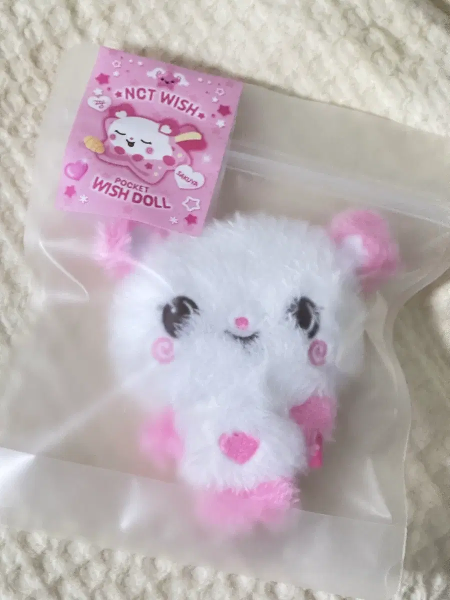 https://media.bunjang.co.kr/product/437997782_1_1791458084_w{res}.jpg